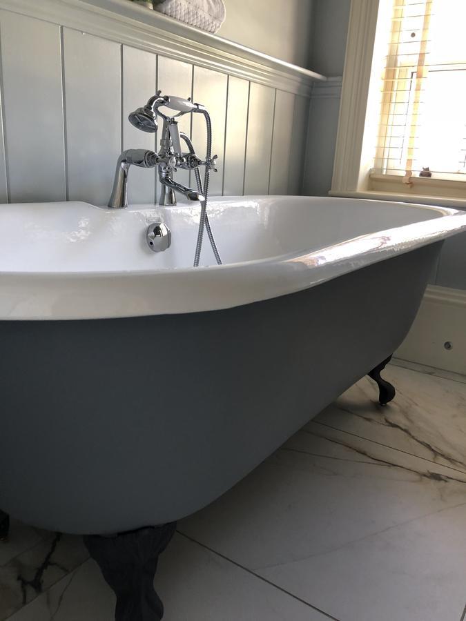 Bed & Breakfast The White House 4*