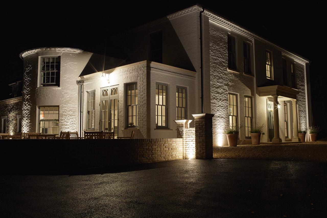 Bed & Breakfast The White House 4*
